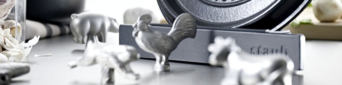 Staub poklice a úchyty