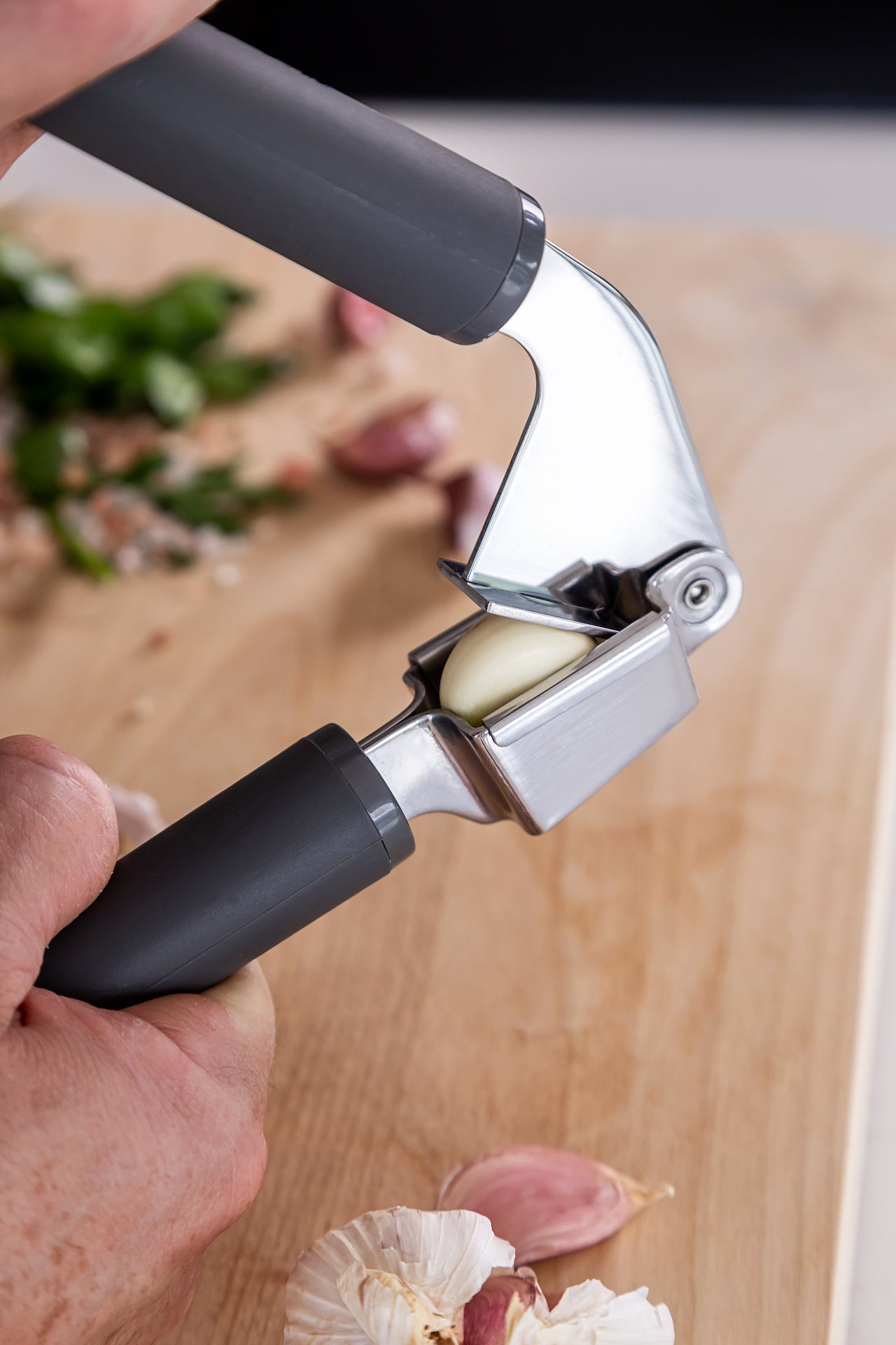 KitchenAid garlic press, charcoal grey, KAS132OHCGG