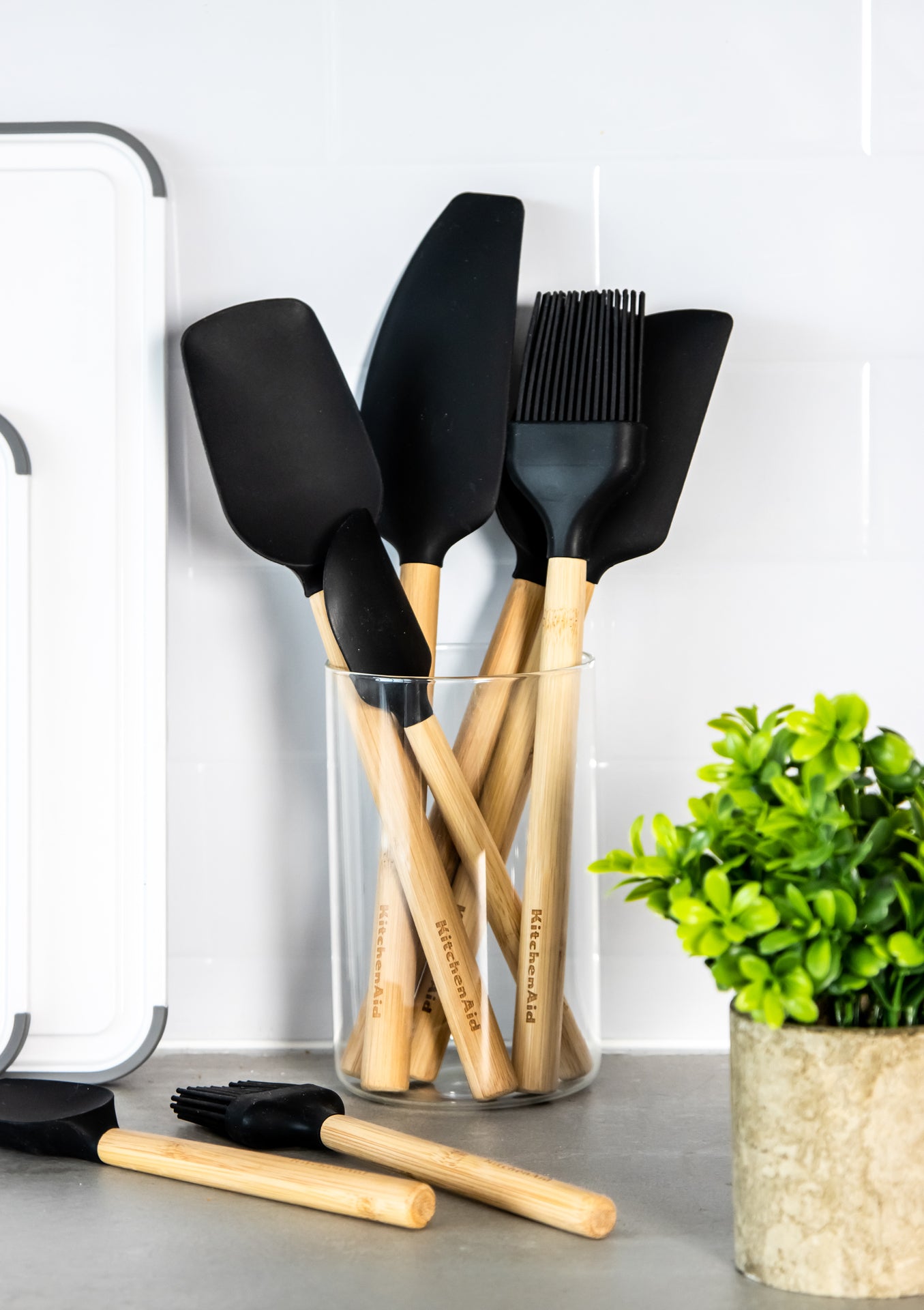 KitchenAid spatula with wooden handle, onyx black, KQG631OHOBE