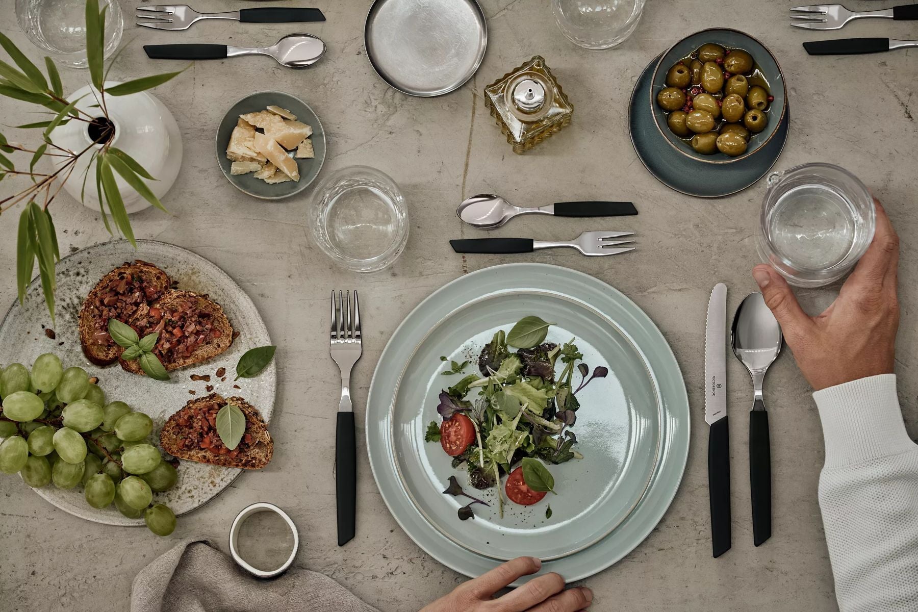 Victorinox Swiss Modern cutlery set 12 pcs, black, 6.9093.11W.12