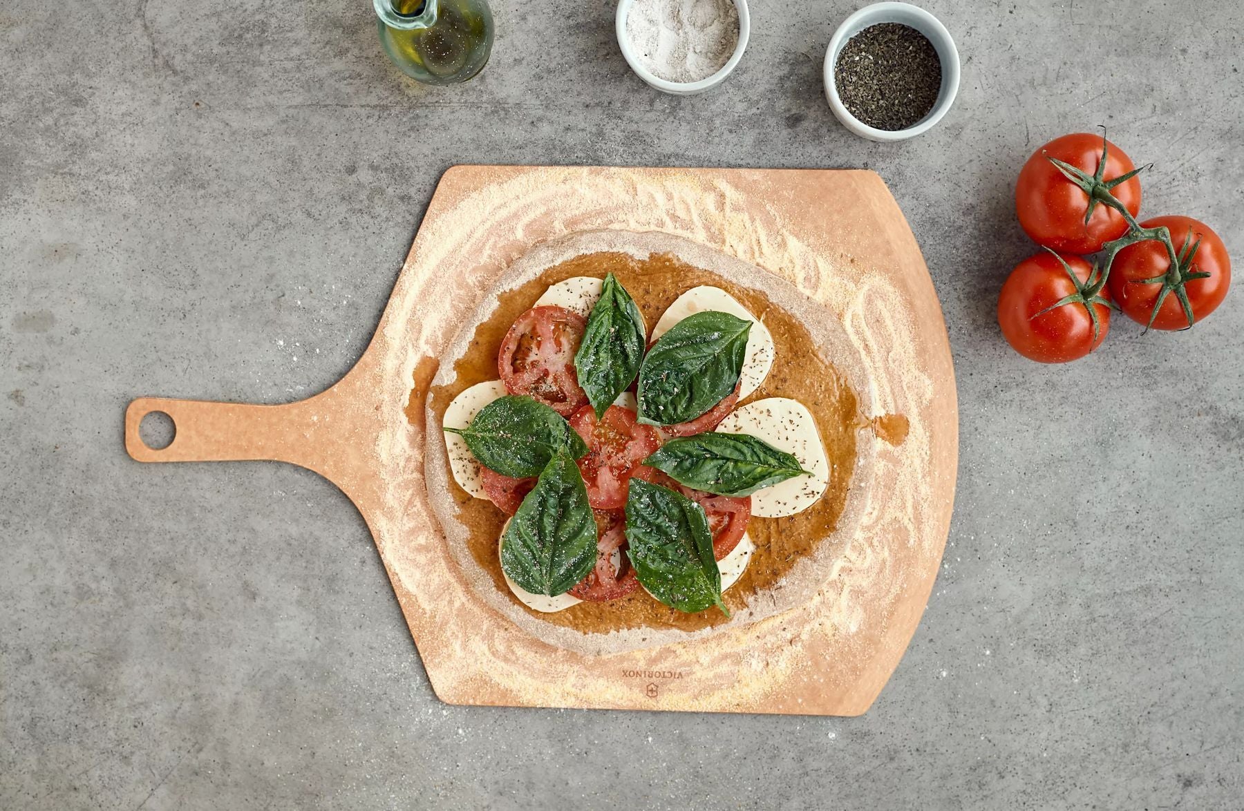 Škrabka na pizzu Victorinox 43 x 25 cm, 7.4133