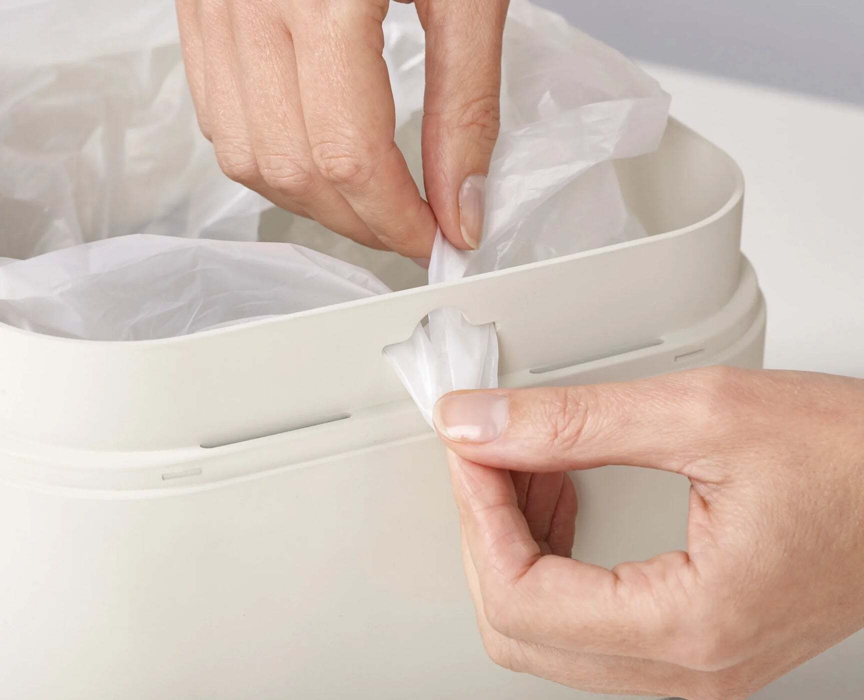 Joseph Joseph Stack nádoba na kompostovatelný odpad 4 l, krémová, 30015