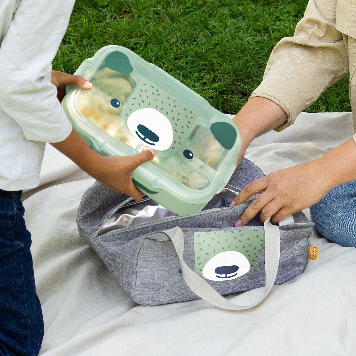 Monbento Wonder Travel kids thermal lunch box bag 6,5 l, green bear, 71354097