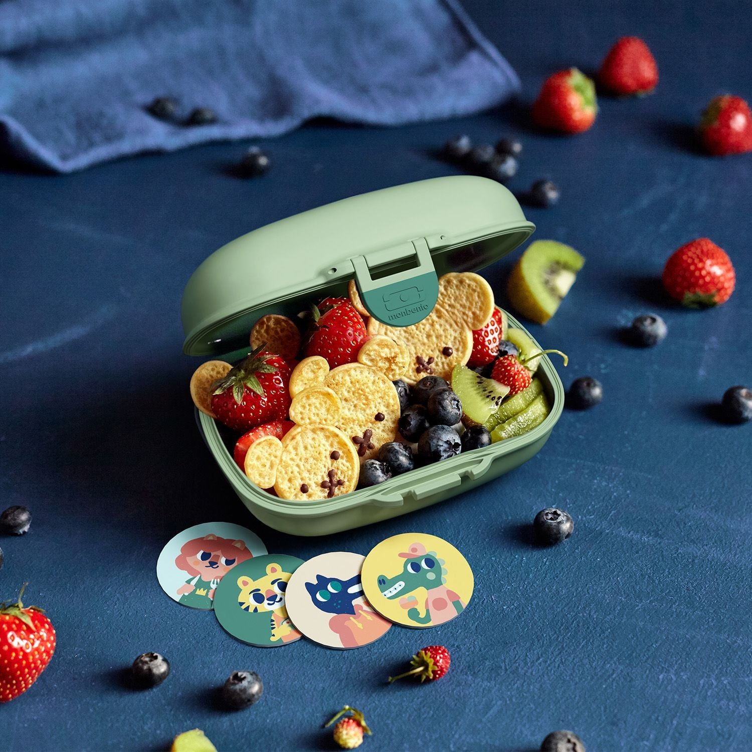 Monbento Gram children's snack box 0,6 l, green forest, 16010065