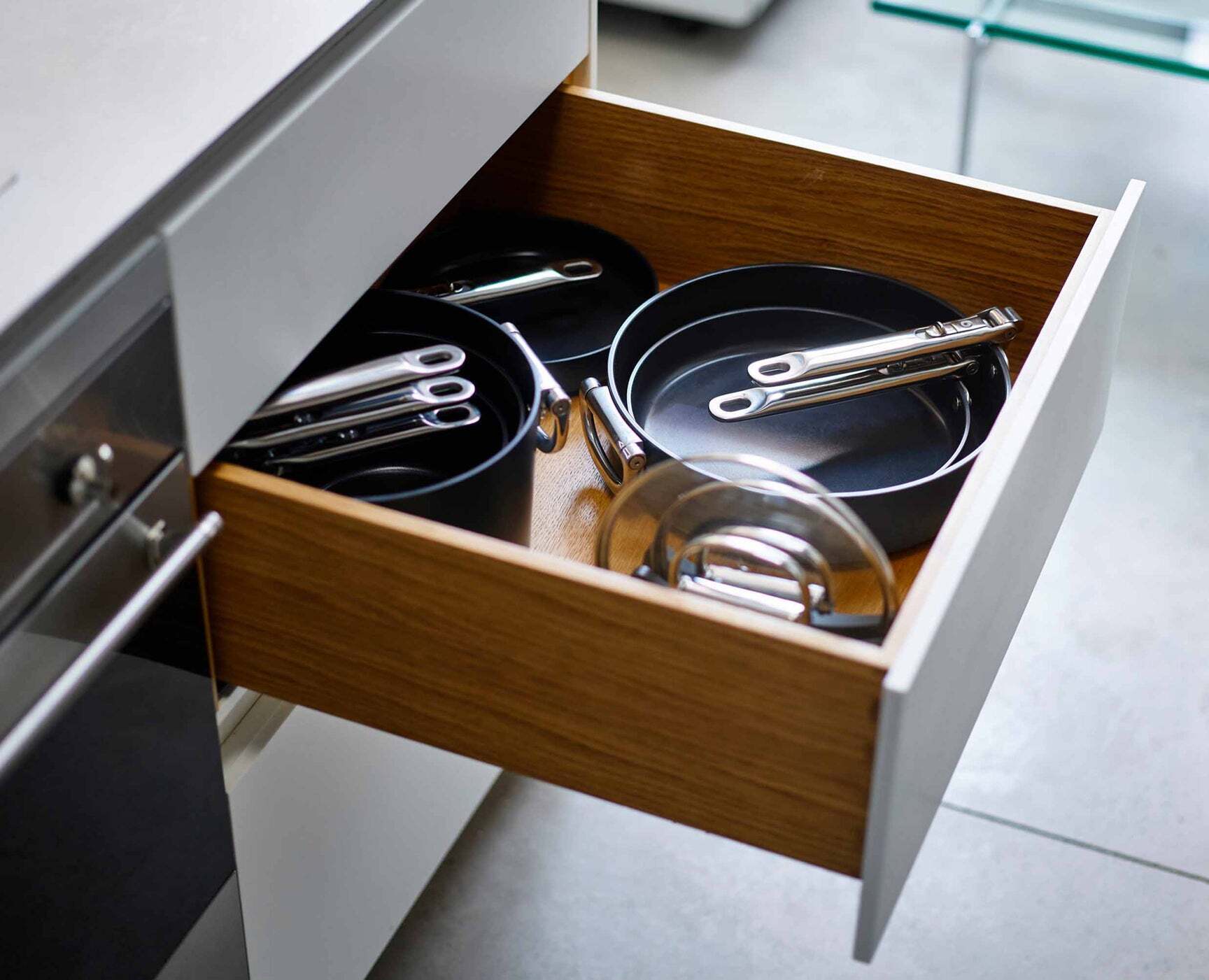 Joseph Joseph Space pánev s nepřilnavým keramickým povrchem 24 cm, modrá, 45041