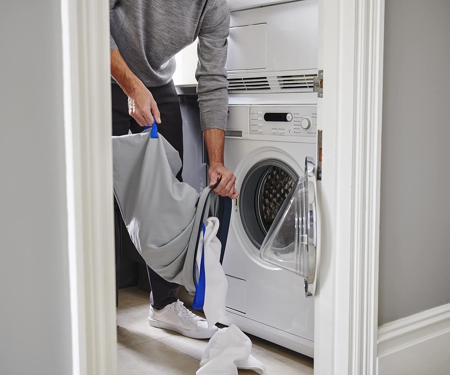 Joseph Joseph Tota koš na prádlo 60 l, černá, 50002