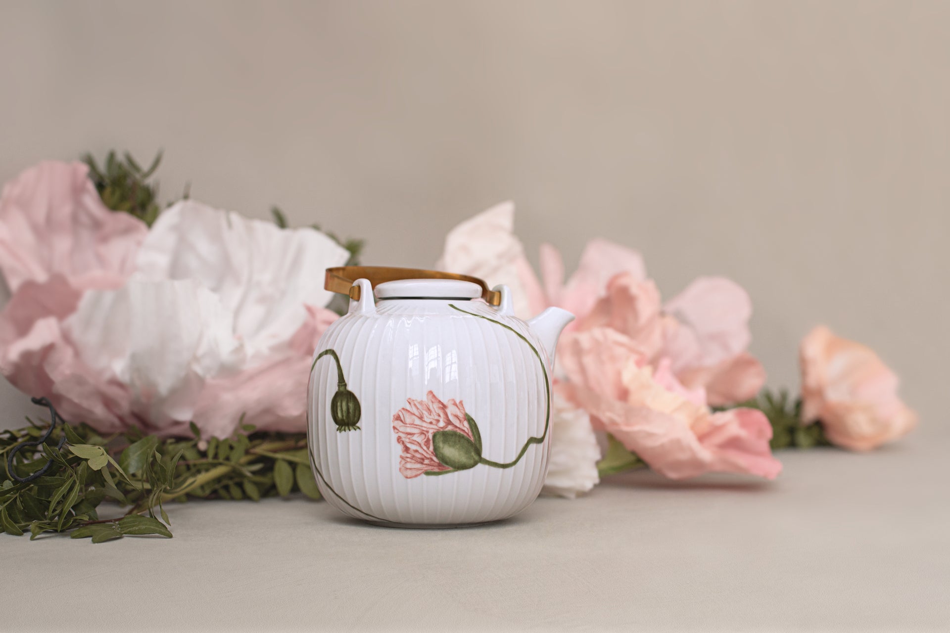Kähler Hammershoi Poppy porcelain teapot 1.2 l, white, 692298