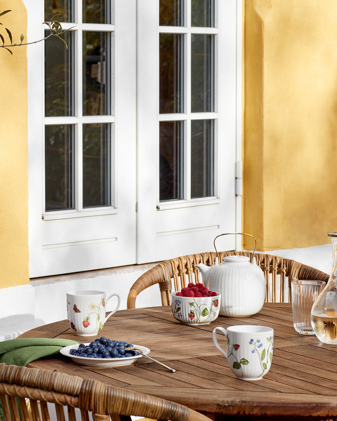 Kähler Hammershoi Summer porcelain mug 330 ml, summer berries, 692622