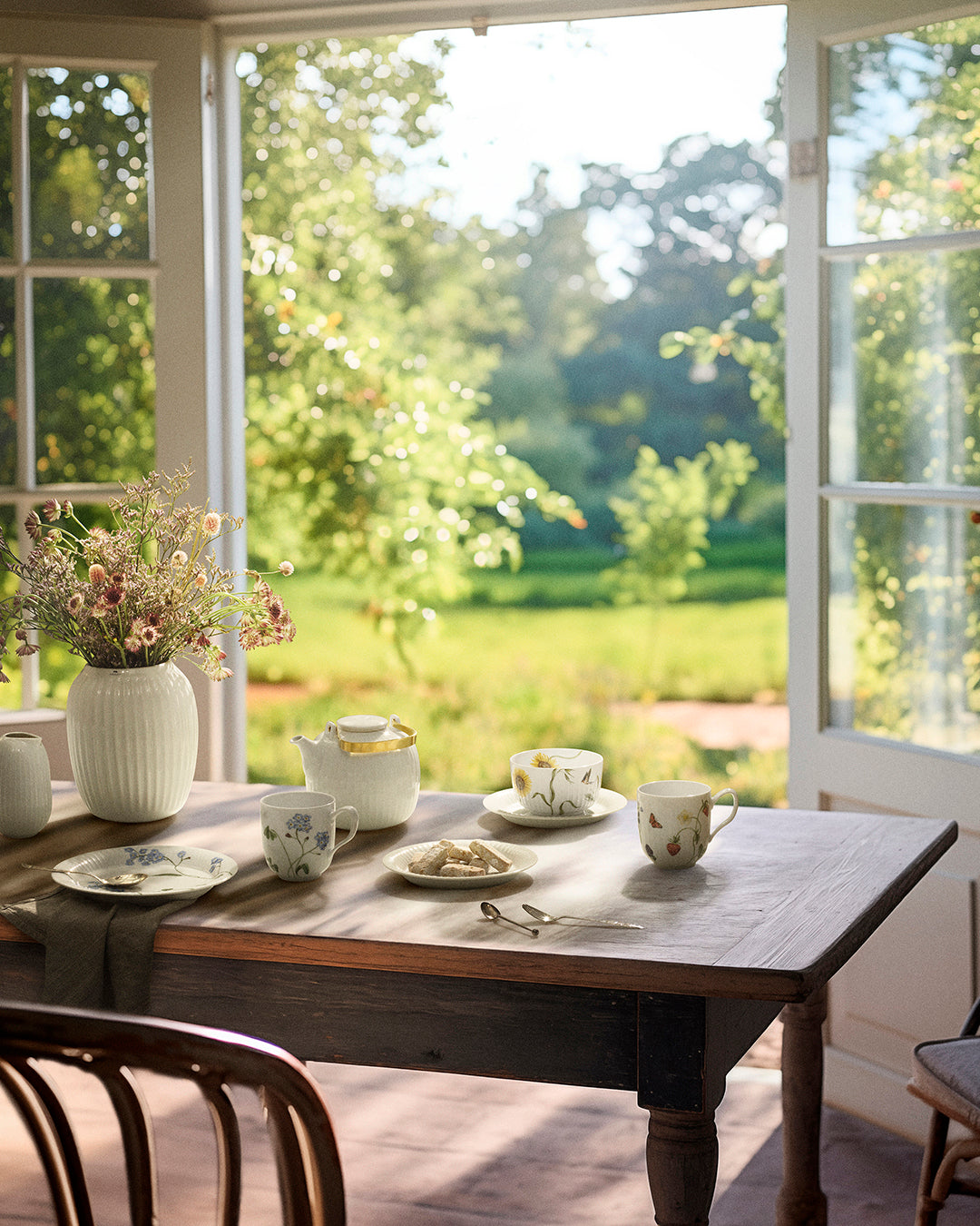 Kähler Hammershoi Summer porcelain mug 330 ml, summer berries, 692622