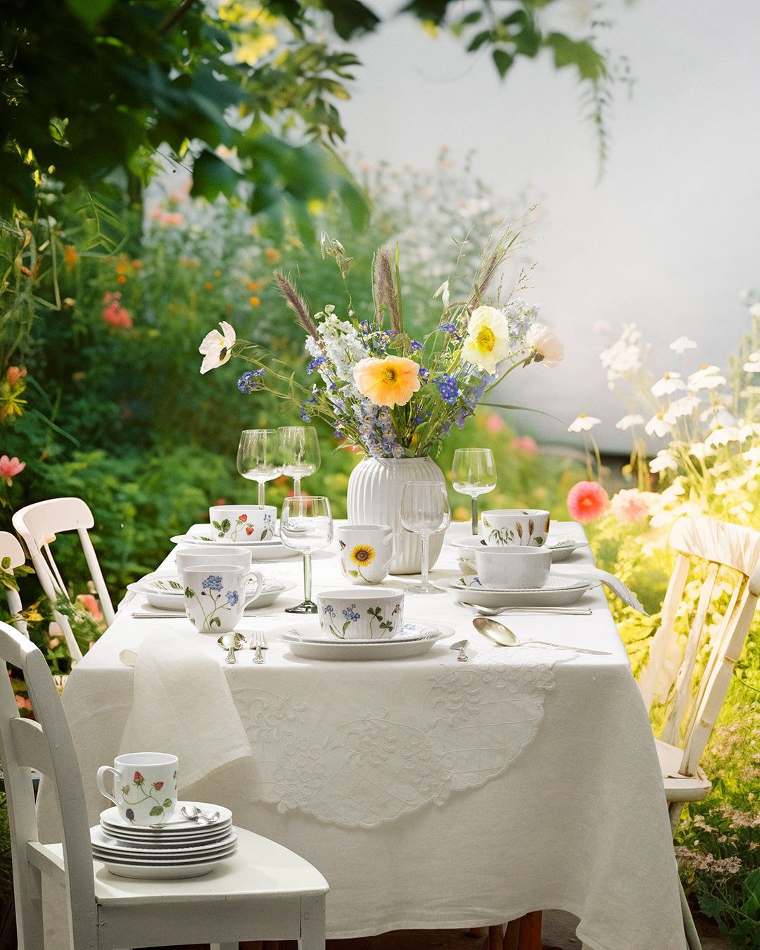 Kähler Hammershoi Summer porcelain mug 330 ml, summer berries, 692622