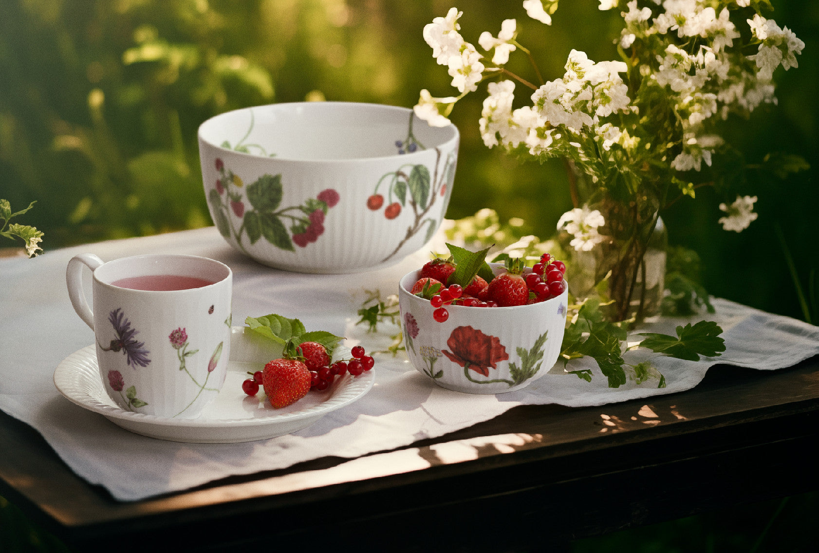 Kähler Hammershoi Summer porcelain bowl 21 cm, summer berries, 693336