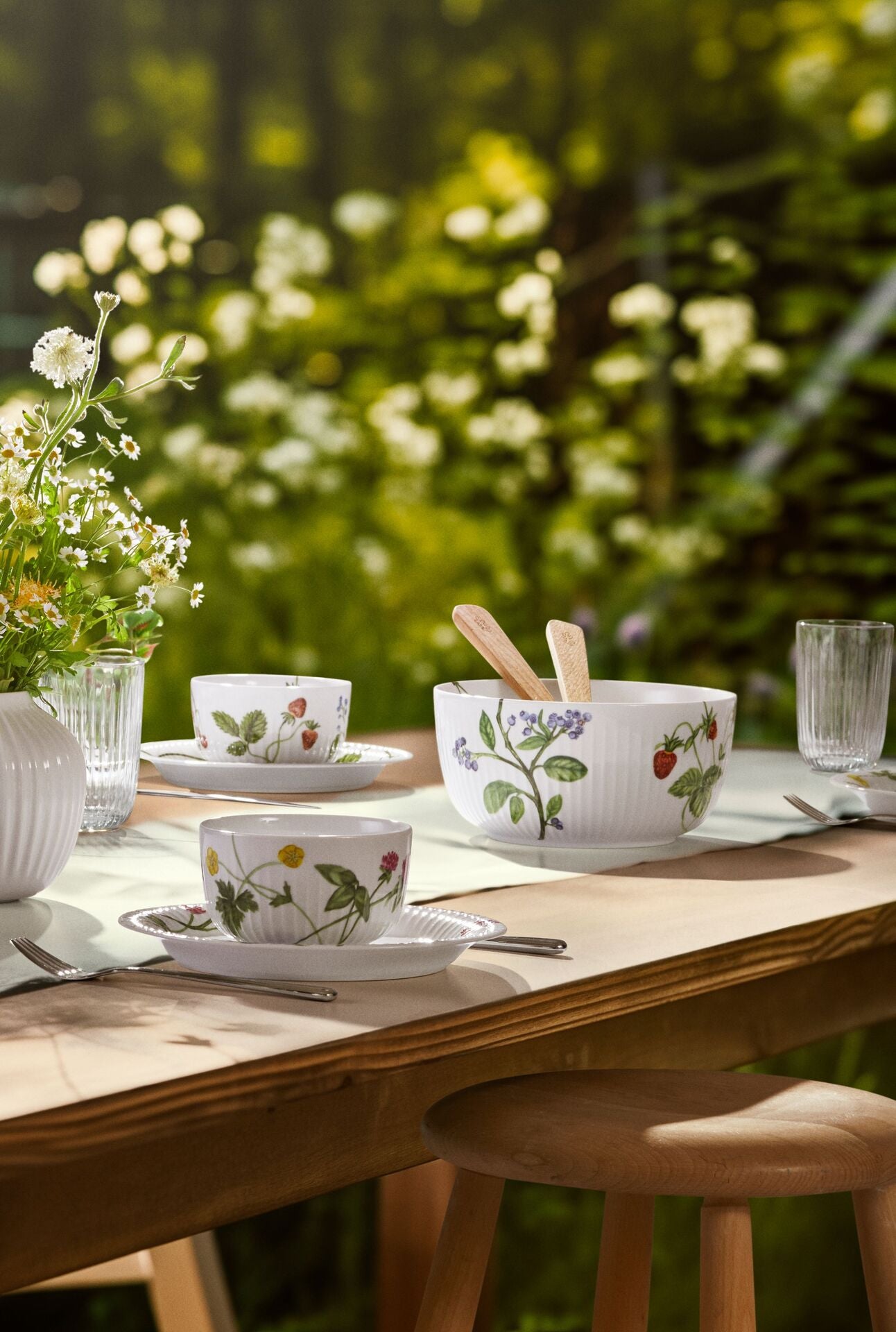 Kähler Hammershoi Summer porcelain bowl 21 cm, summer berries, 693336