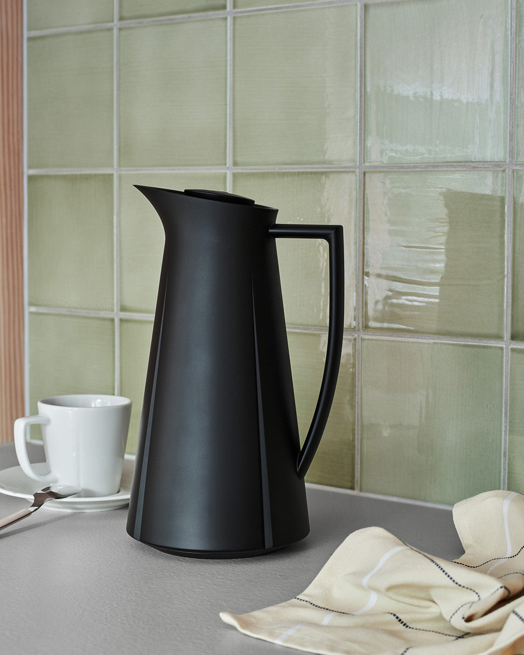 Rosendahl Grand Cru thermos kettle 1 l, black, 25900