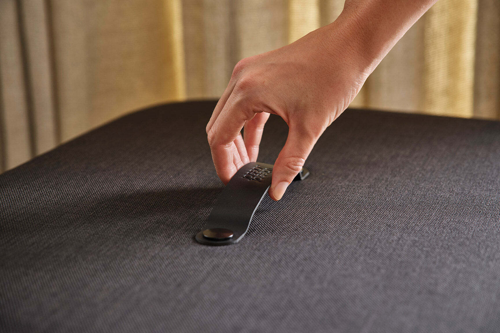 Joseph Joseph Tota Luxe koš na prádlo 90 l, černá, 5000005