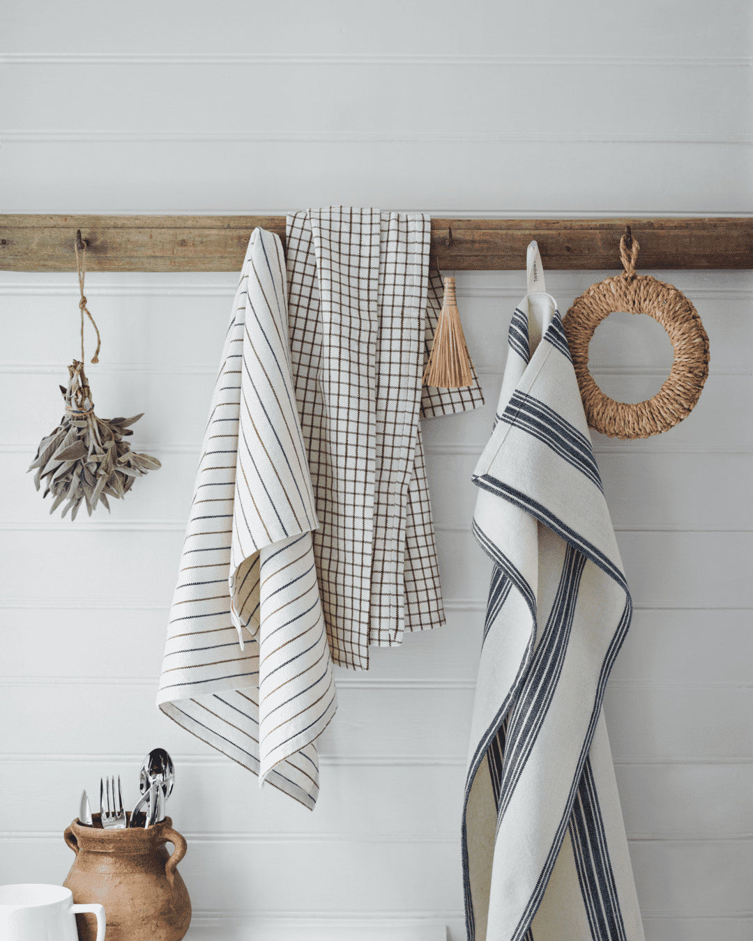 Textiles for the kitchen and dining room