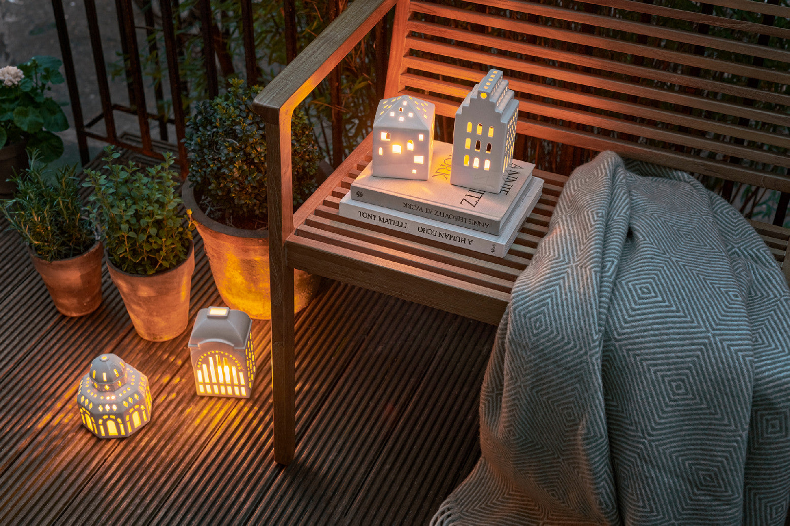 Kähler Urbania keramický svícen domeček Manor 17 cm, 691068