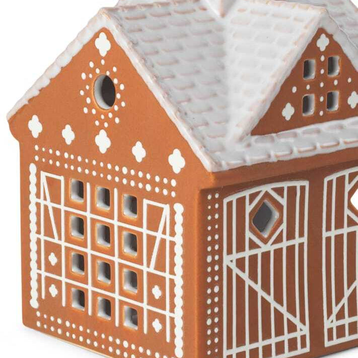 Kähler Gingerbread keramický svícen Christmas Stable 11,5 cm, 693533