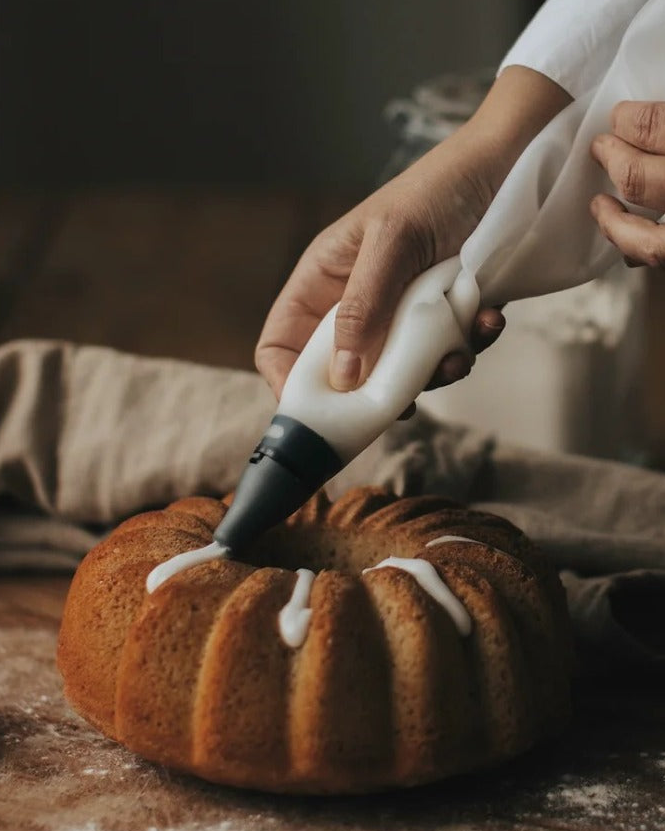 Pastry bags and tips