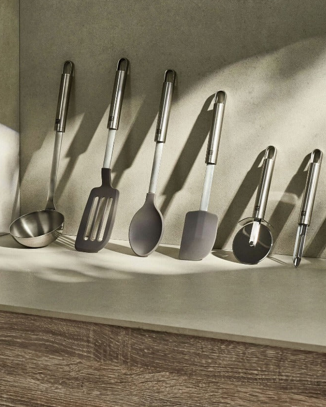 Kitchen utensil sets