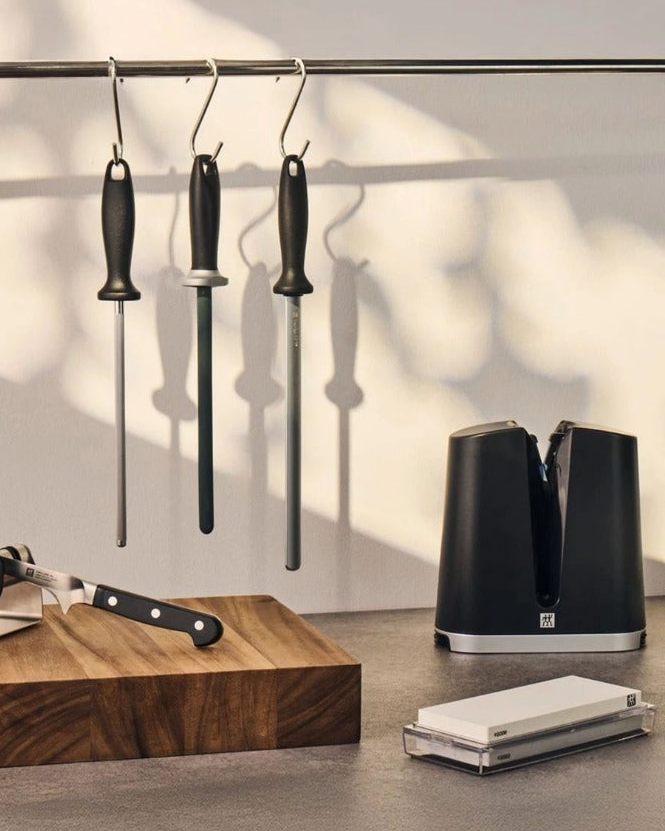 Sharpeners and grinding stones