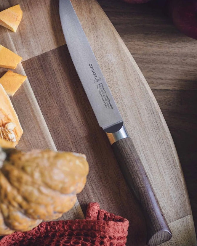 Knives and accessories