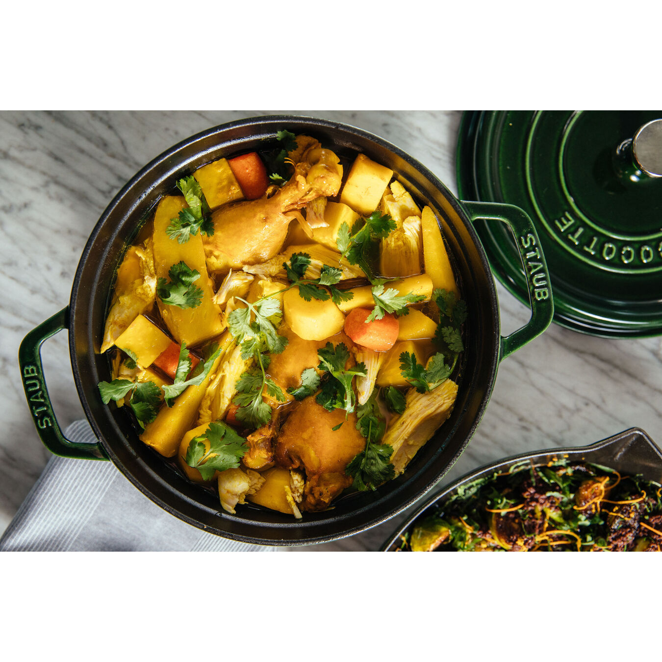 Staub Cocotte hrnec kulatý 24 cm/3,8 l bazalková, 1102485