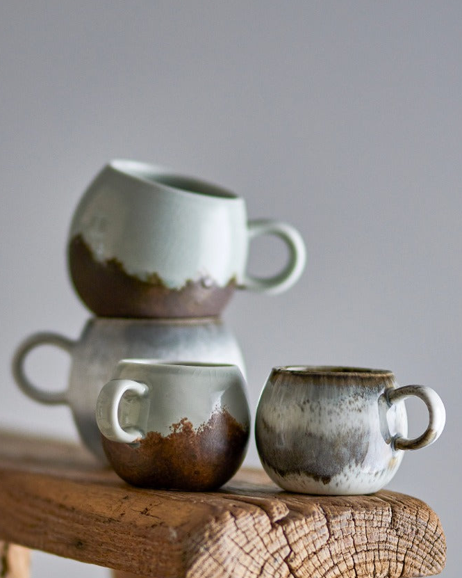 Coffee and tea mugs