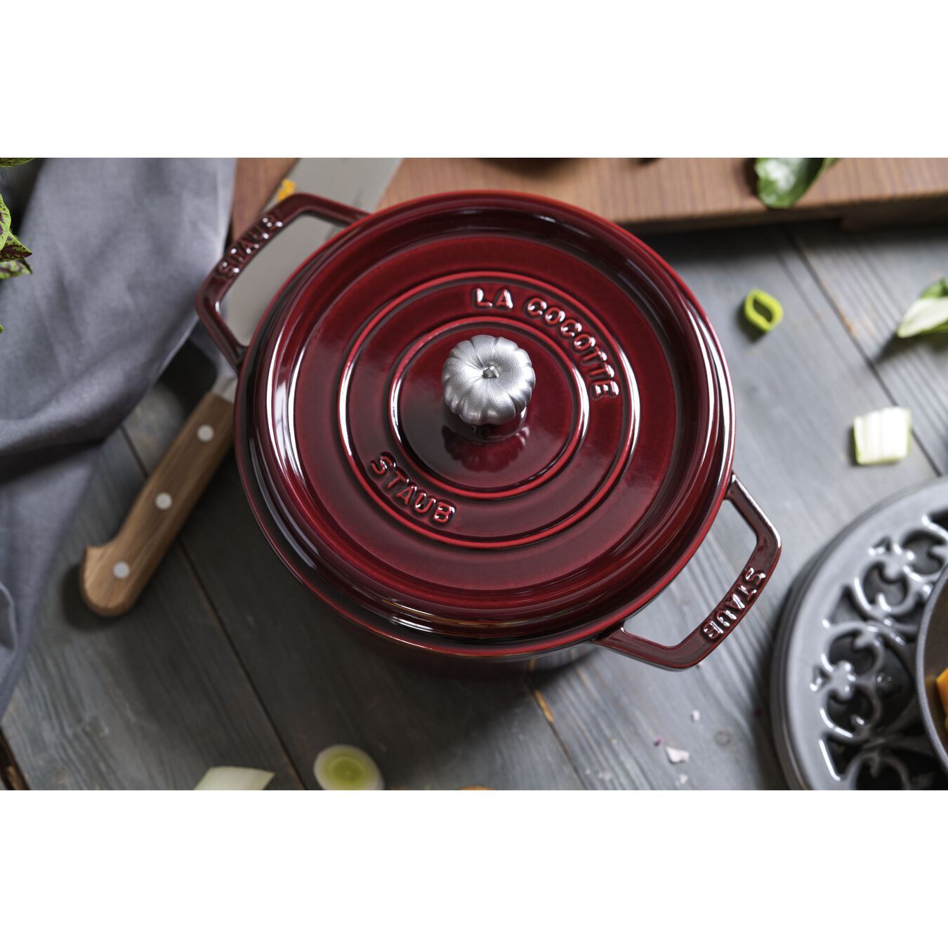 Staub Cocotte pot round 18 cm/1,7 l grenadine, 1101887