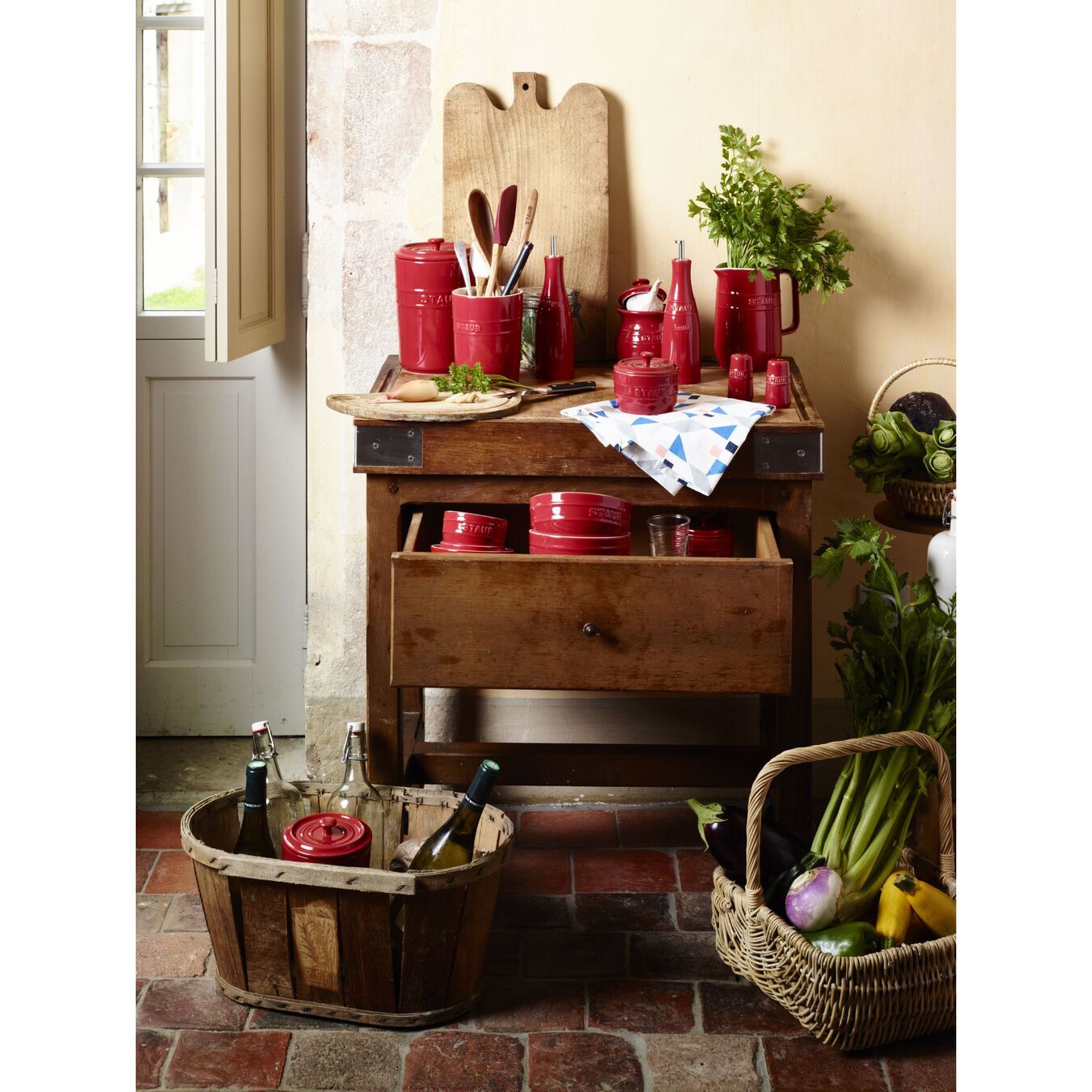 Staub ceramic kitchen utensil box, cherry, 40511-577