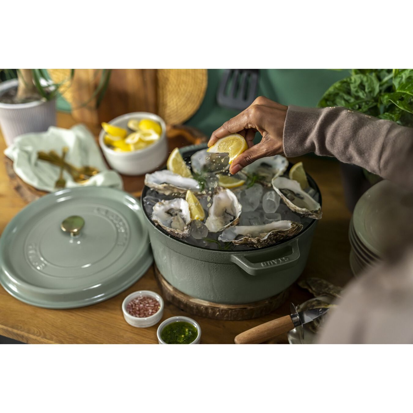 Staub Cocotte pot round 24 cm/3,8 l eucalyptus, 11024121
