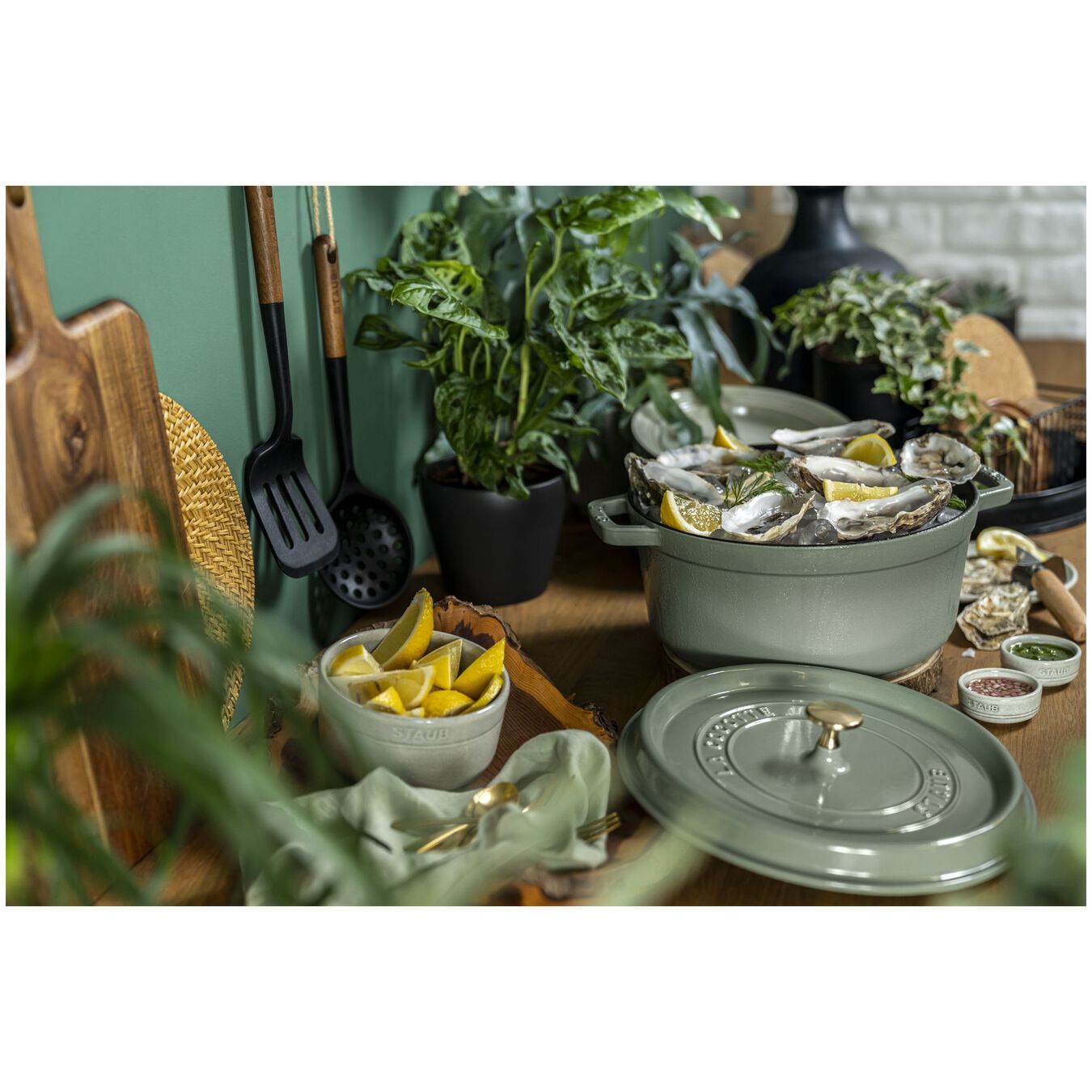 Staub Cocotte pot round 26 cm/5,2 l eucalyptus, 11026121