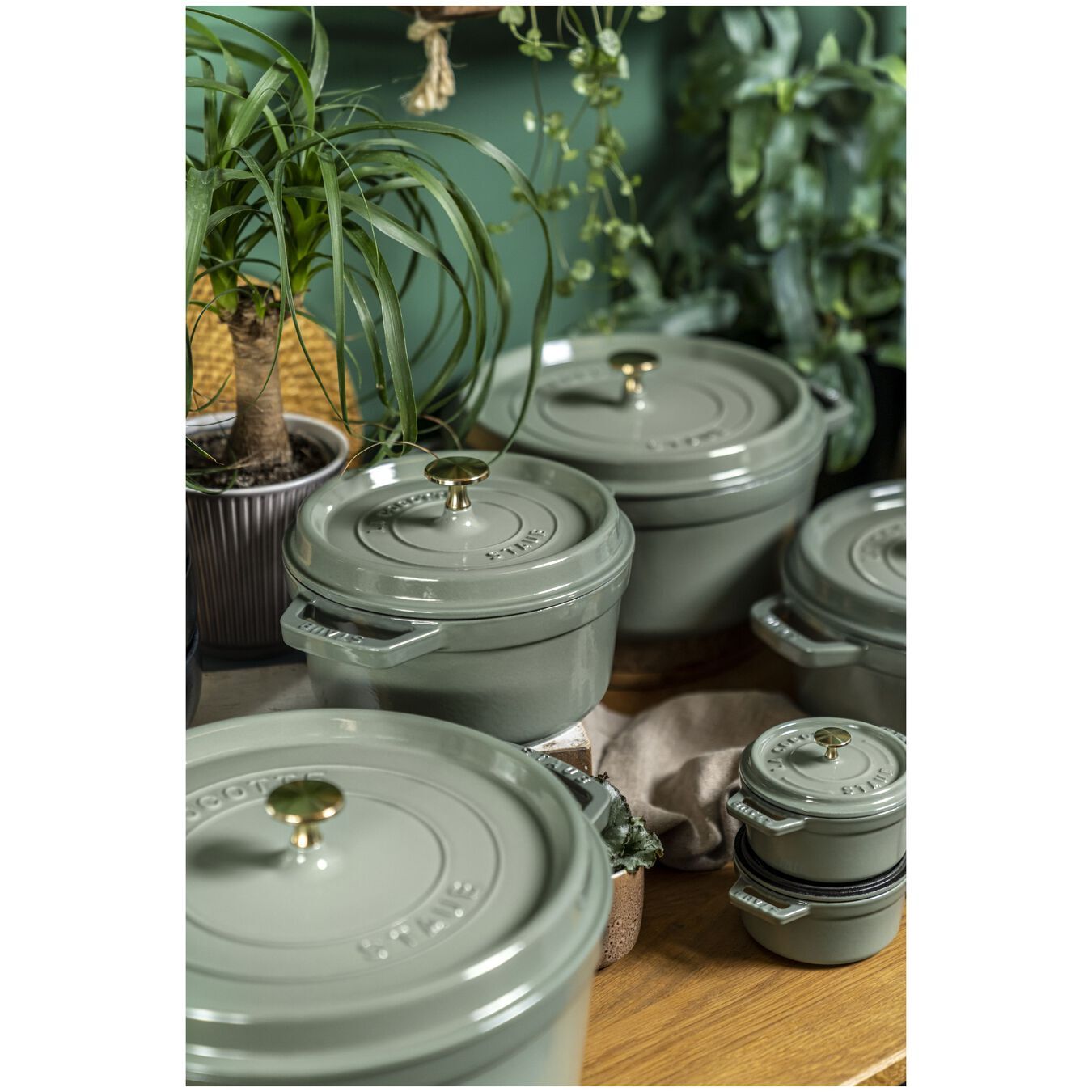 Staub Cocotte pot round 28 cm/6,7 l eucalyptus, 11028121
