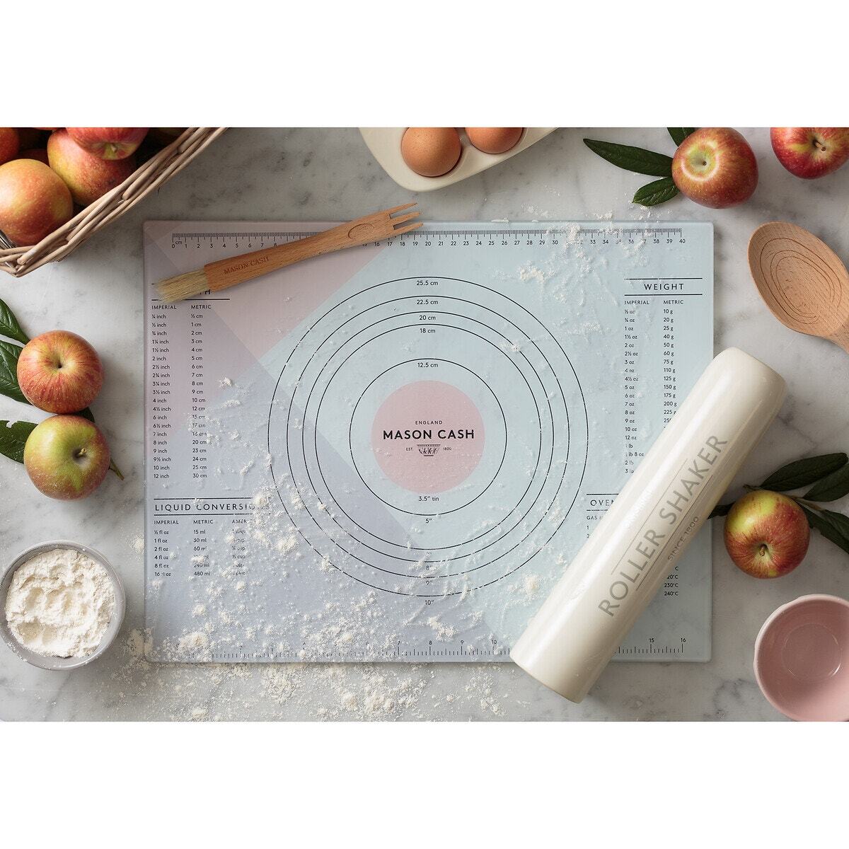 Mason Cash Innovative glass dough mat, 2008.193
