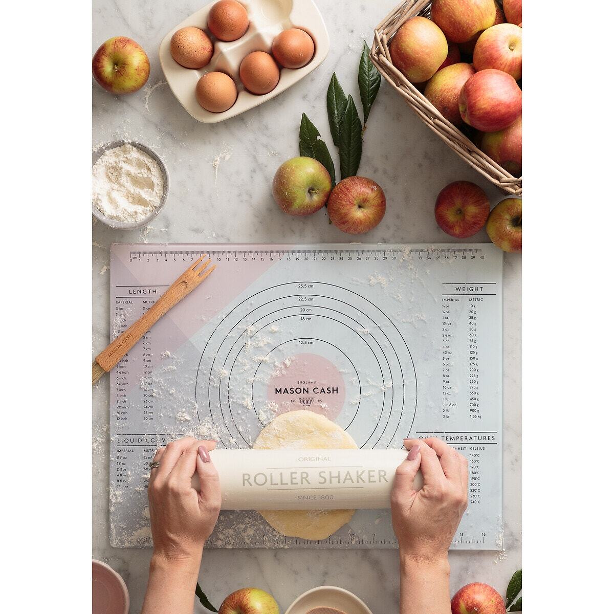 Mason Cash Innovative glass dough mat, 2008.193
