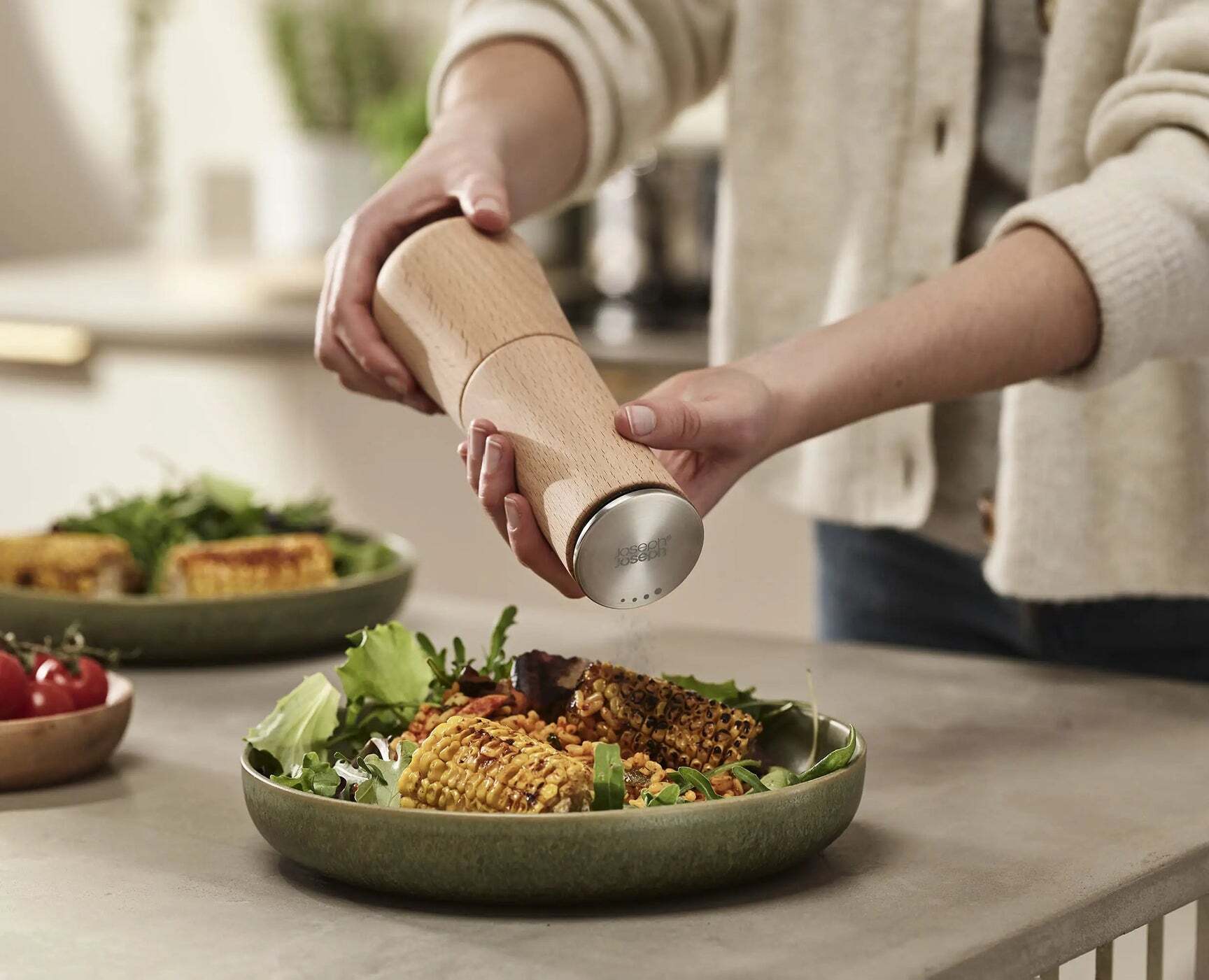 Joseph Joseph Milltop wooden pepper mill 19 cm, 20190