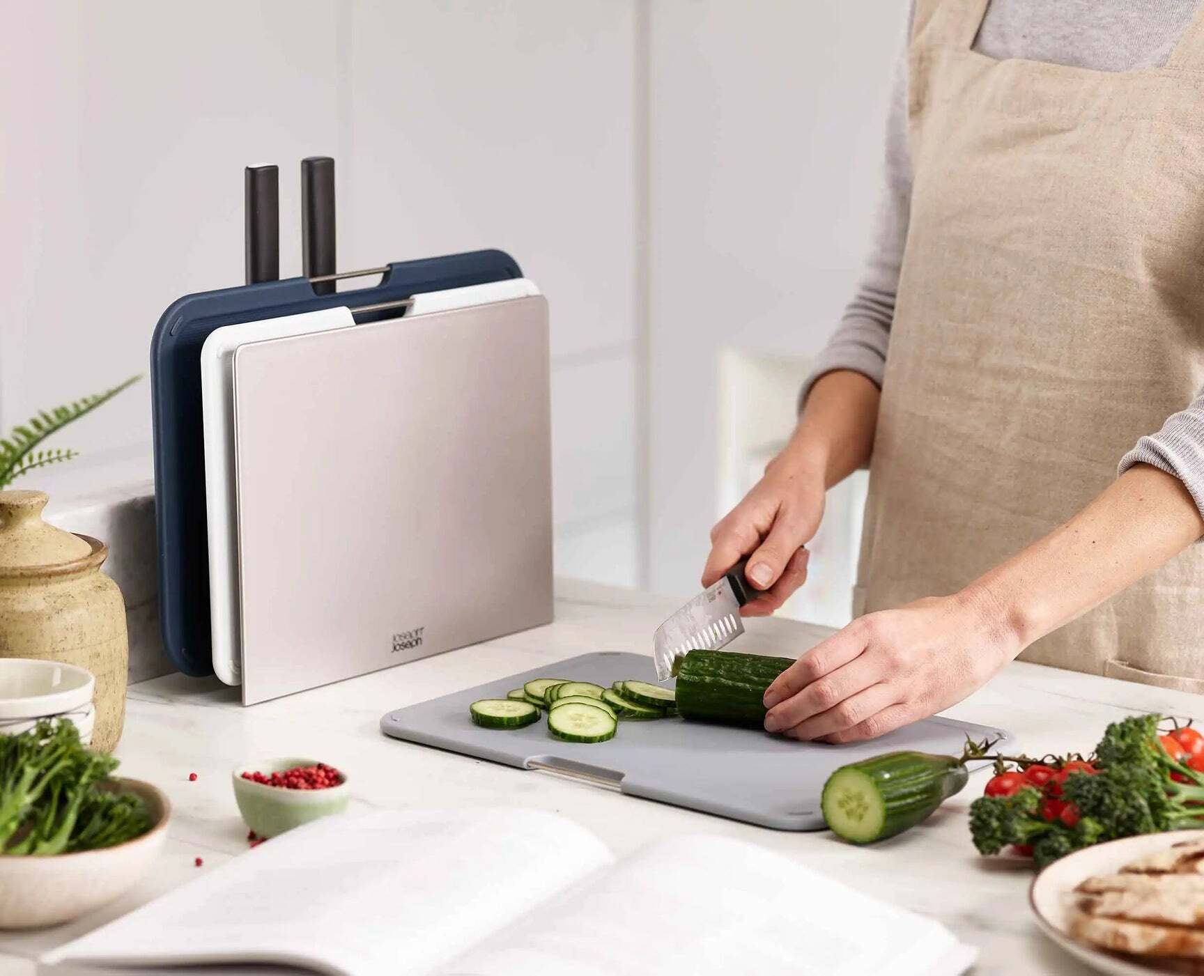 Joseph Joseph Nest Boards Plus Set of Cutting Boards with Knives, grey, 60194