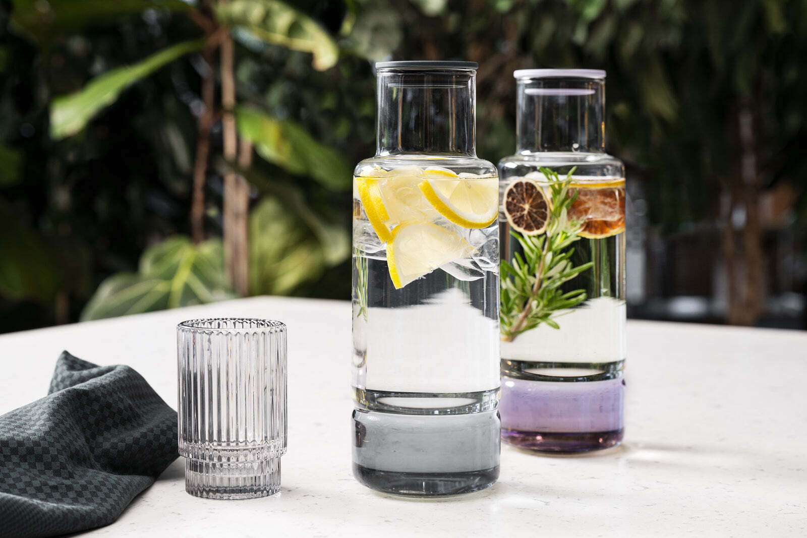 CrushGrind Billund glass carafe with cap 1 l, blueberry, 085210-0094