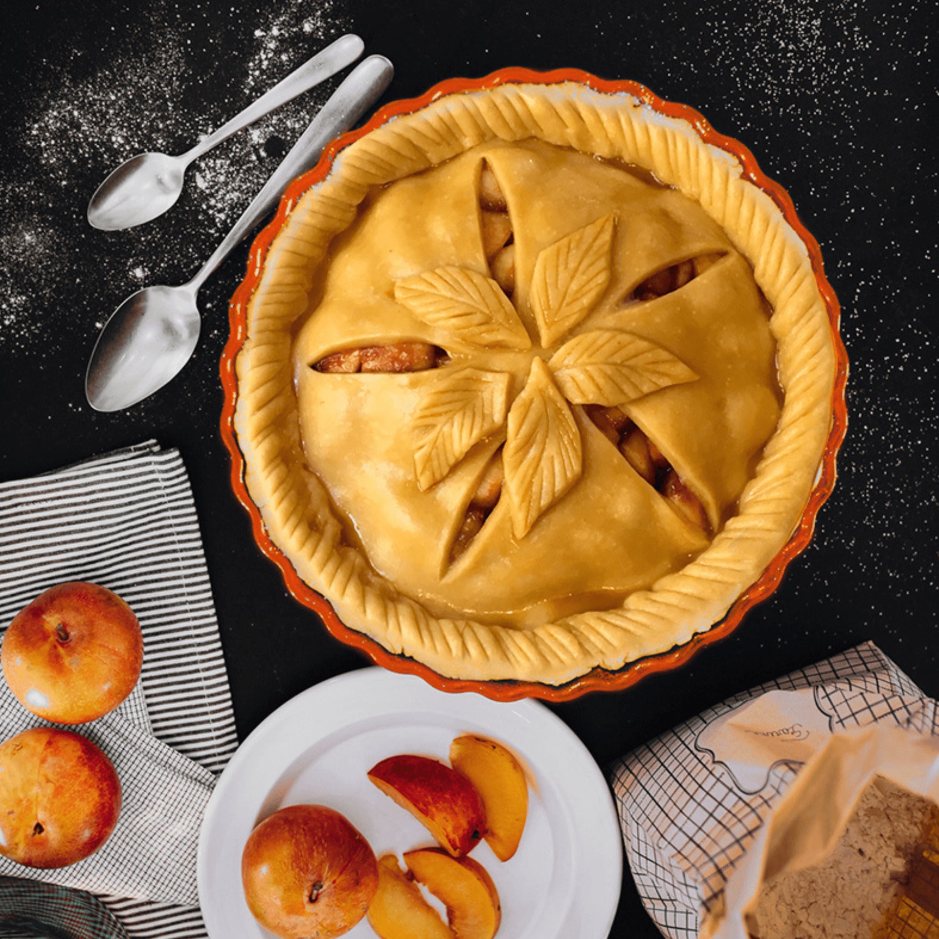 Emile Henry deep cake tin 32 cm, orange Toscane, 766032