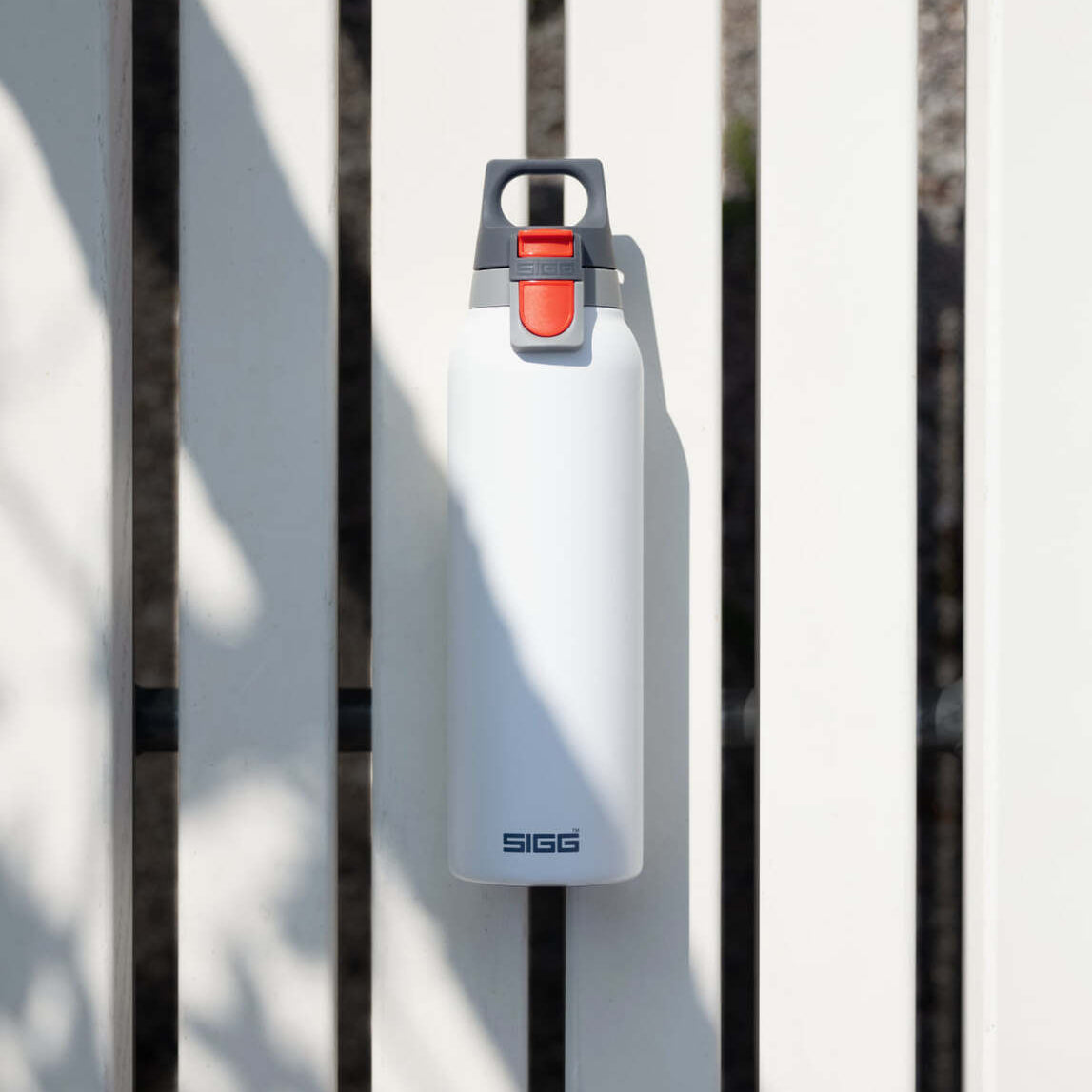 Sigg Hot & Cold One Light termoska 550 ml, white, 8998.30