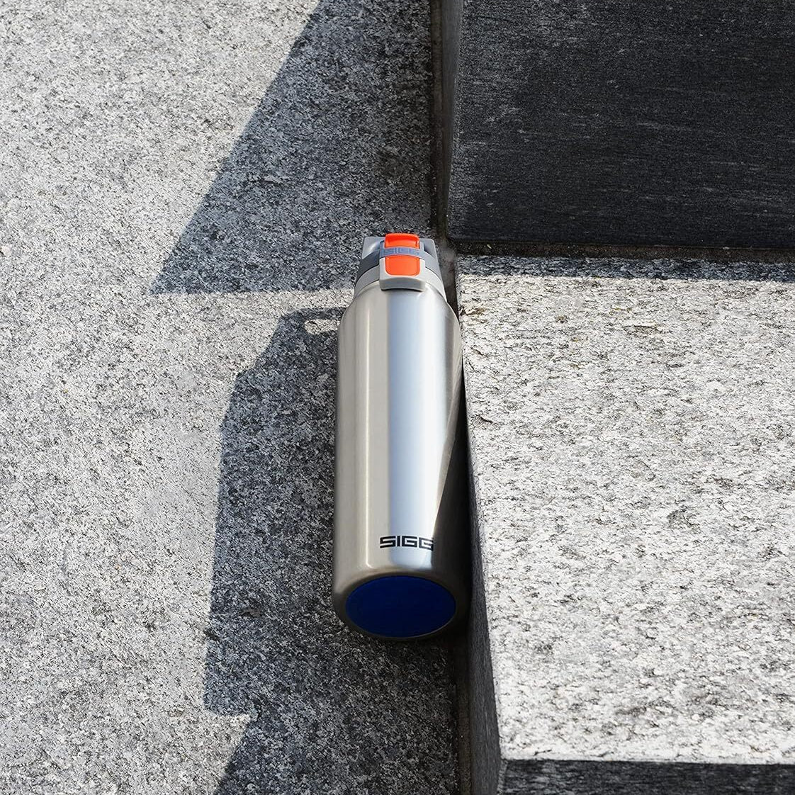 Sigg Hot & Cold One Light termoska 550 ml, brushed, 8998.20