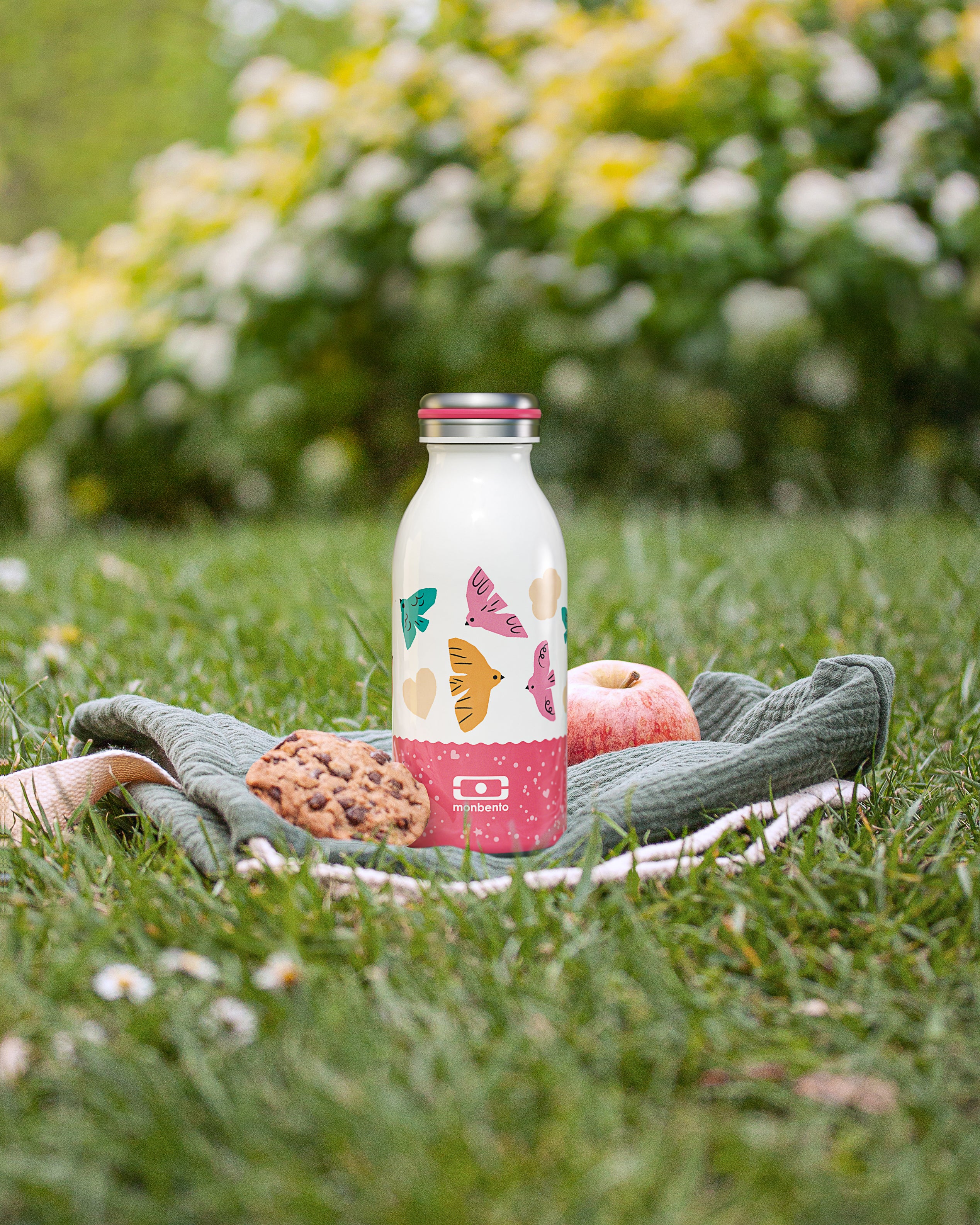 Thermoses and thermos bottles for children